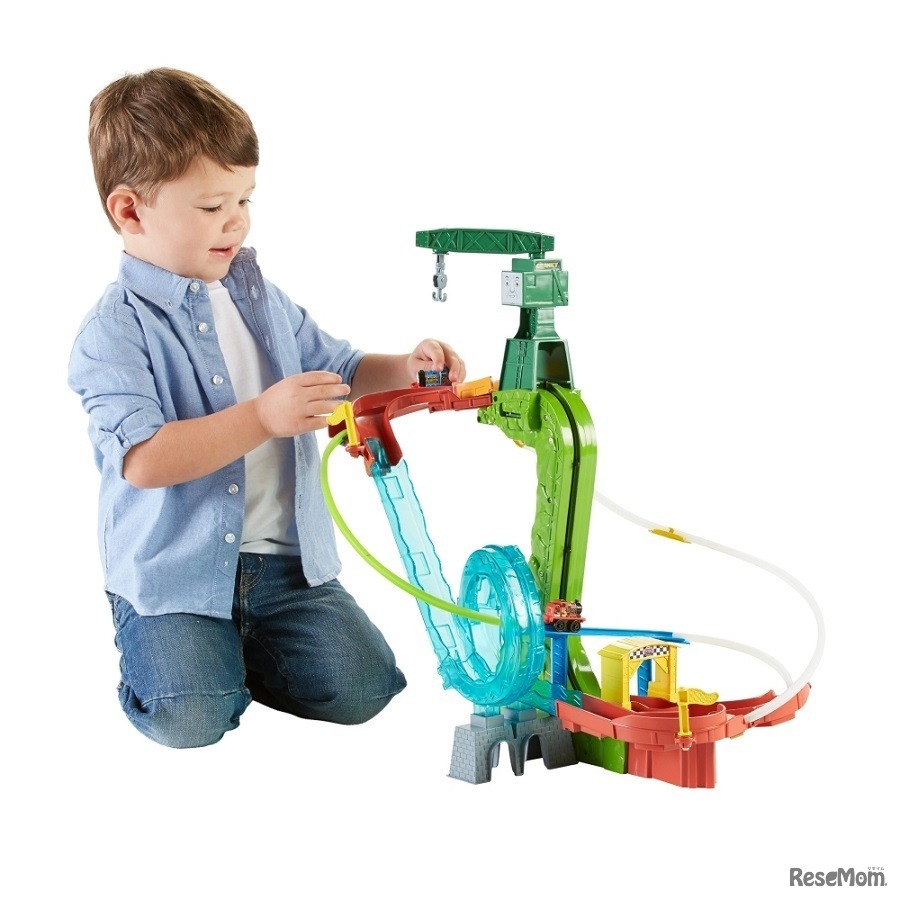 ＜トイザらス先行販売＞ミニミニトーマス モータライズド・レースウェイ（マテル・インターナショナル）