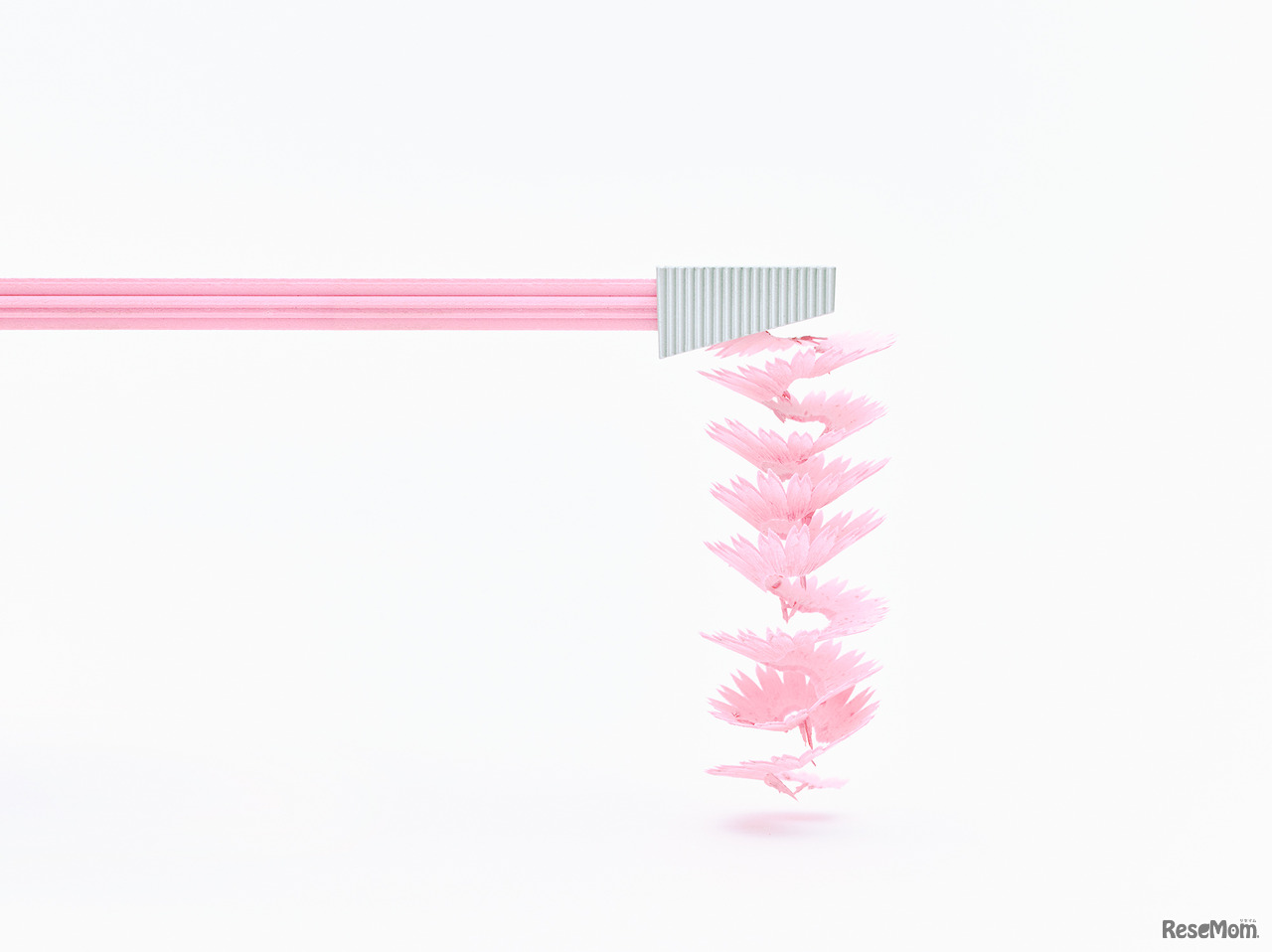 「削りかすから、花びらが生まれます」