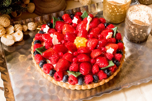 「ブルターニュ産“ル ガール”クリームチーズムースのタルト」（2名から3名用／3,470円、5名から6名用／税込5,581円）