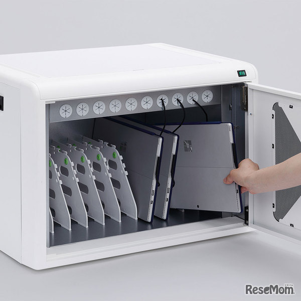 ノートパソコンやタブレットの収納スペースは10台分