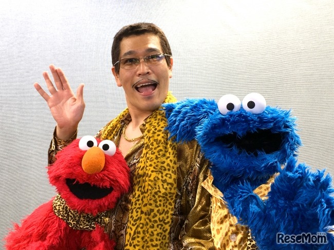 左から、エルモ、ピコ太郎、クッキーモンスター