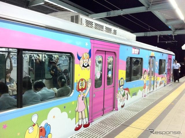 小田急 F-Train。どこでもドアだ。