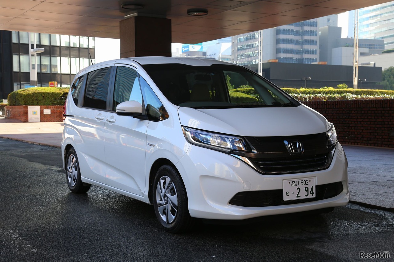 当日はホンダの新型「フリード」に乗ってもらった
