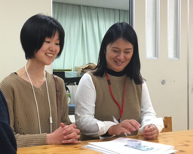 「すぎなみKids」代表の西端麻理子さん（左）と、「和差積商一本方式」を考案した山田幸子先生。（余談ですが、ドカベンの妹さんと同姓同名）