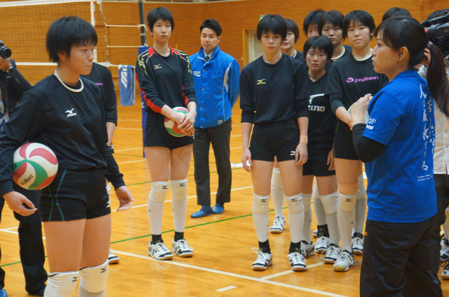 バレーボール元日本代表・竹下佳江、春高バレー出場校で直接指導