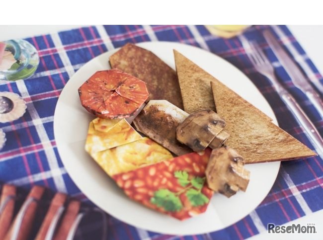 なんと、すべて折り紙でできている。折り紙で各国の食文化が学べそうだ　