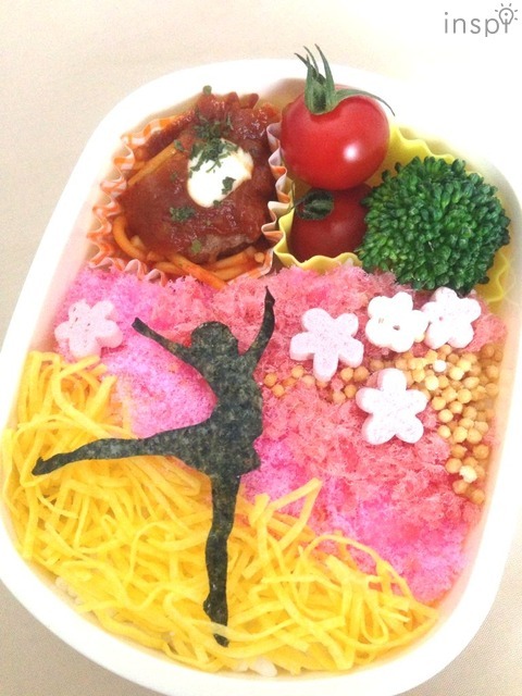 春！菜の花と桜の中で