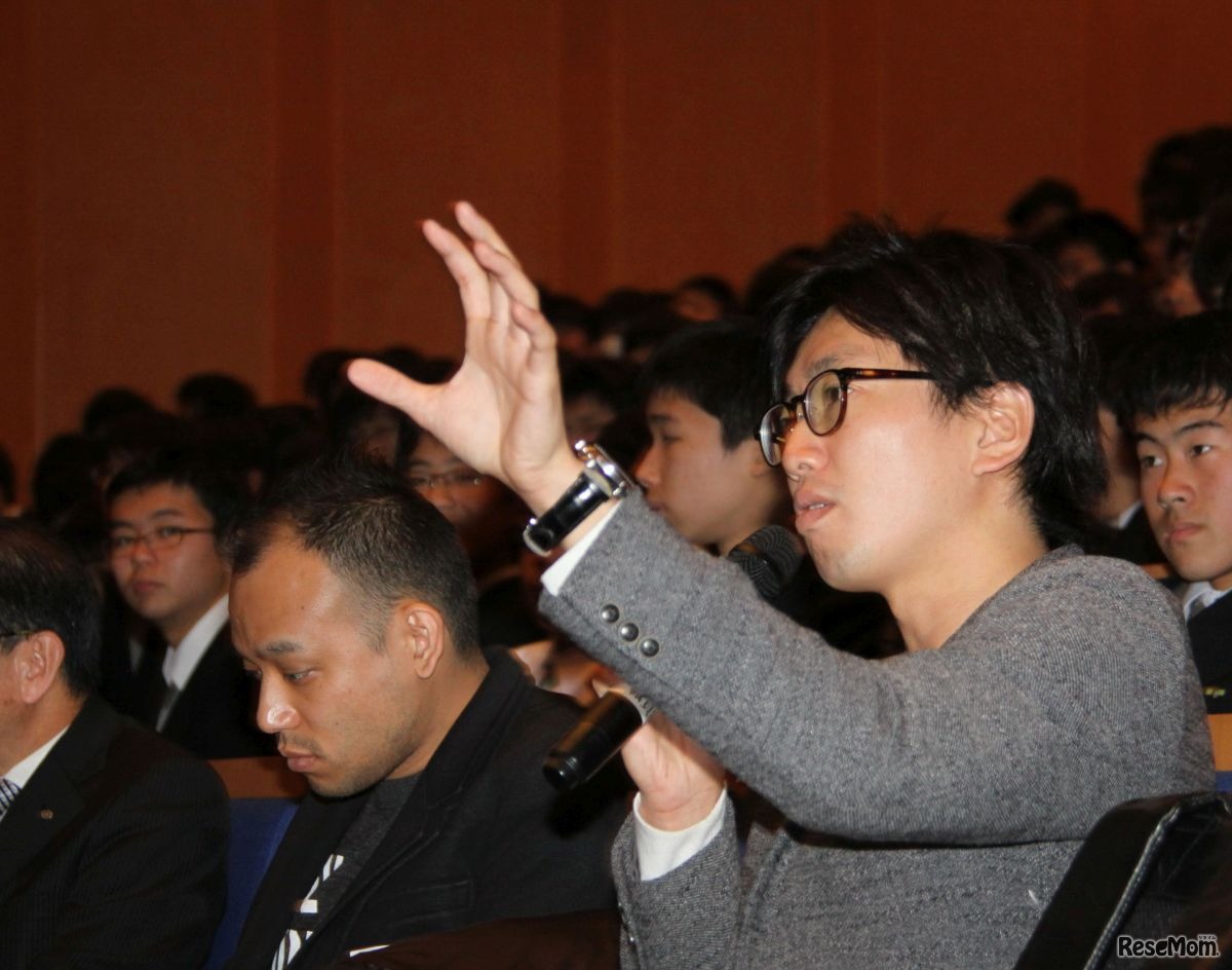 質疑応答では実践さながらの応酬も