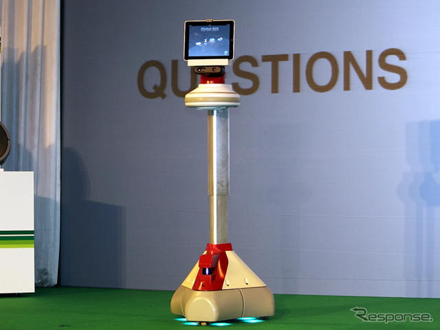 エイバ。ルンバの日本総代理店であるセールス・オンデマンドによる紹介では、「未来型ロボット」という紹介がされていた。これは支柱を最も伸ばした状態。