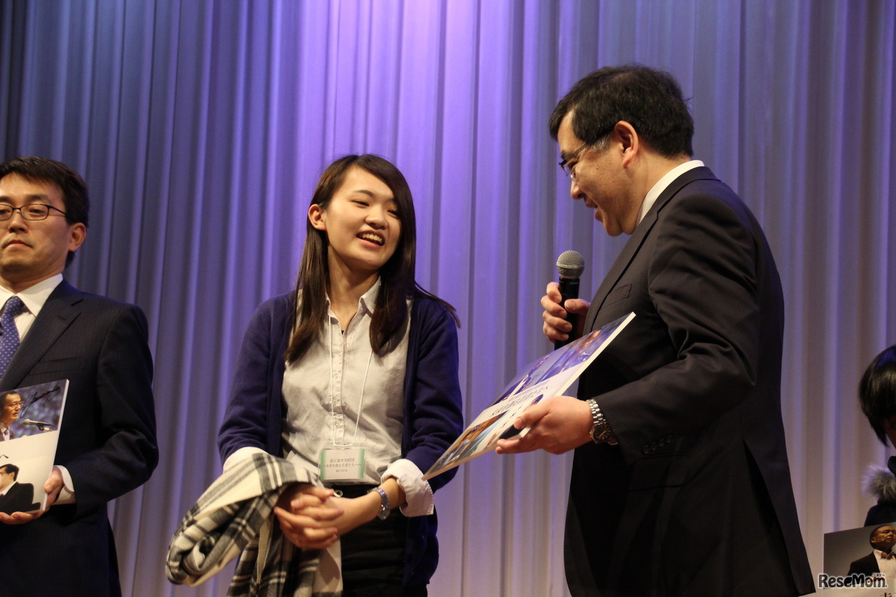 孫正義育英財団設立記念　対談イベント「～未来を創る若者たちへ～」2017年2月10日