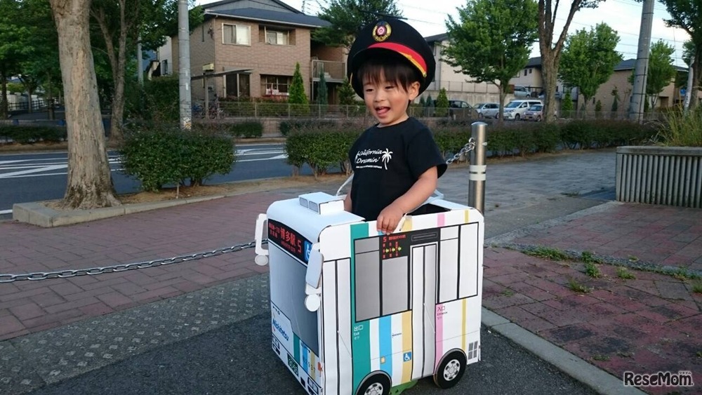 こどもモーターショー：ダンボールカーで遊ぼう