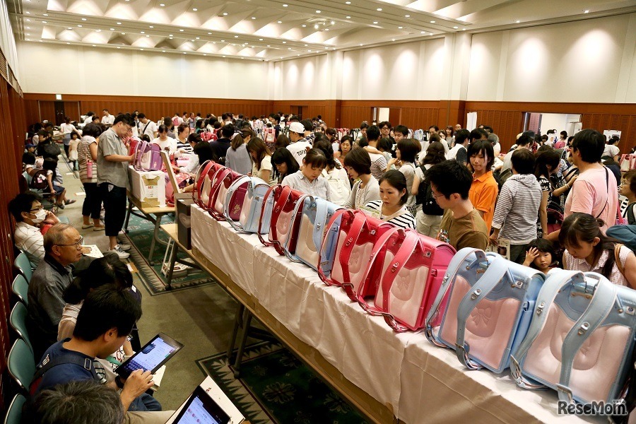 展示と休憩コーナー（昨年開催のようす）