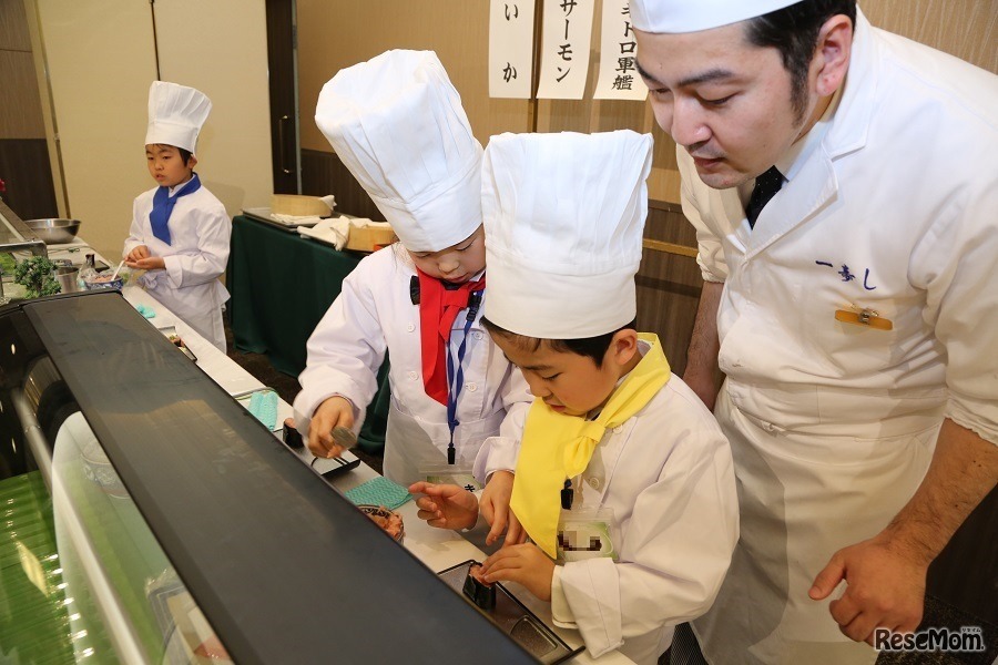 全10種類の職業を体験できる（前回開催のようす）