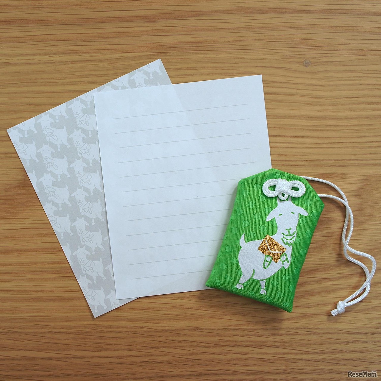 「文守り」セット内容　お守り袋1袋、便箋2枚（画像はヤギの例）