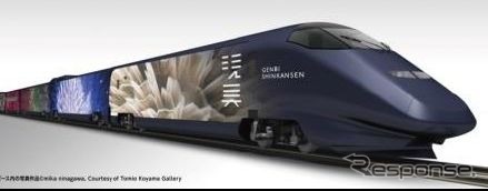 外観も斬新なアートで彩られた「現美新幹線」。4月29日に運行開始1周年を迎える。
