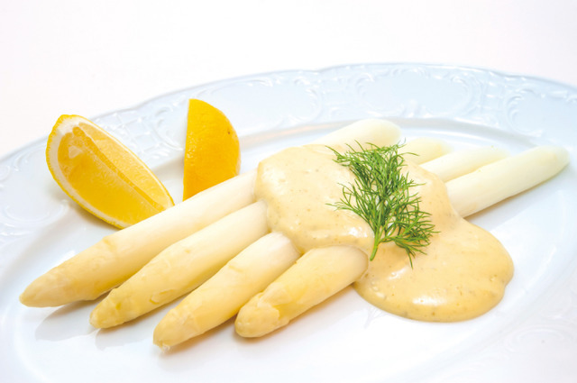 国産シュパーゲル トリュフアロマのオランデーズソース（800円/1本）