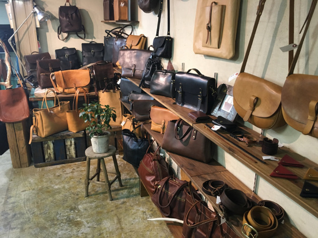 国連大学屋根下＆中庭にて第5回TOKYO CRAFT MARKETが開催