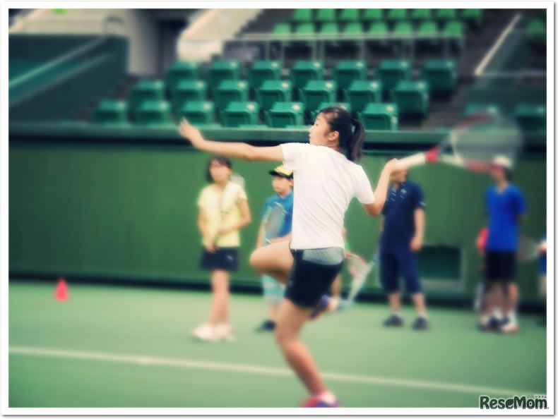 ベイビーステップテニス教室　エアKで打ち抜け！