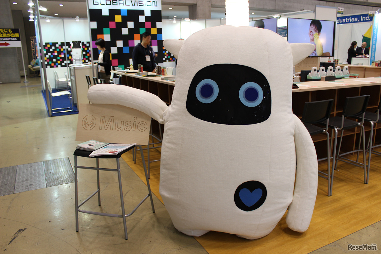 第8回「教育ITソリューションEXPO」　AKA LLC・GLOBAL VISIONのブースに「Musio」の姿