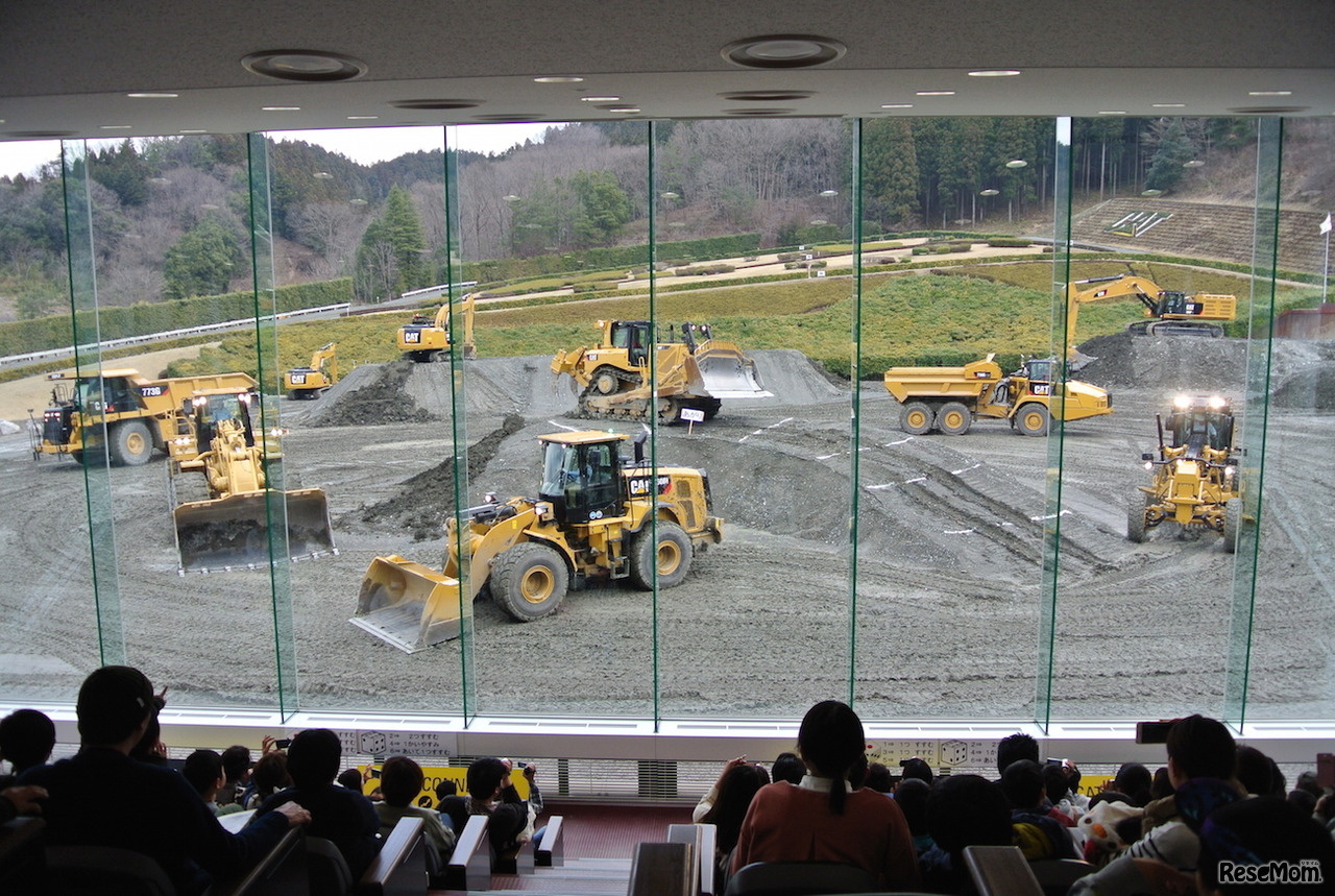 ちびっこ建機フェア 過去の開催時のようす