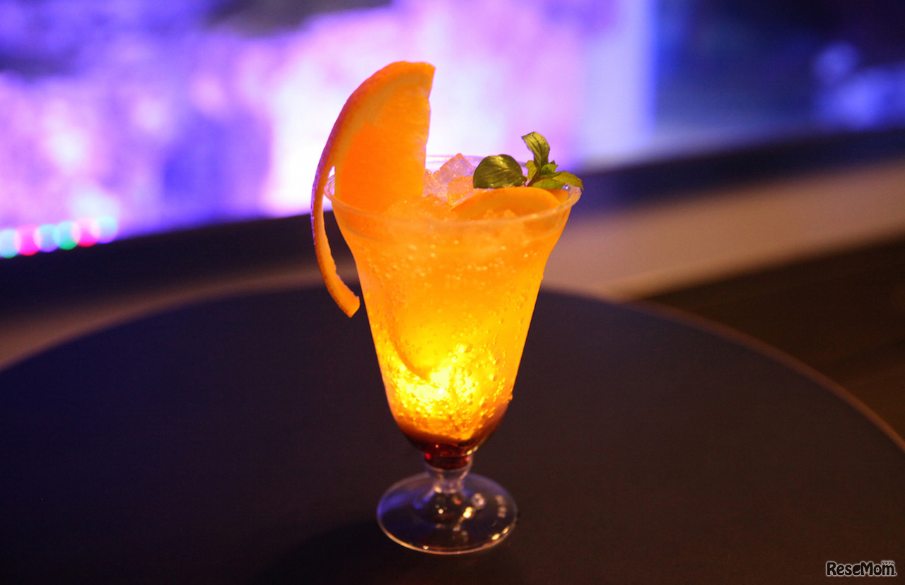 会期中の特別メニュー「ほたるのひかりカクテル」