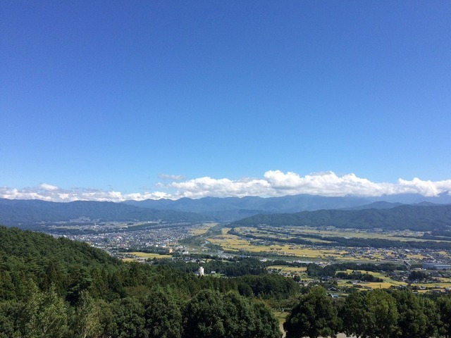 スキー場のゲレンデを活用した「長野・伊那きのこ王国キャンプ場」オープン