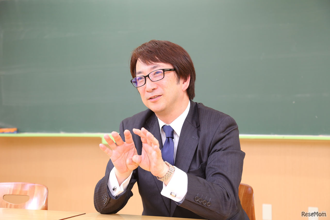 千代田女学園の大改革に取り組む荒木貴之校長