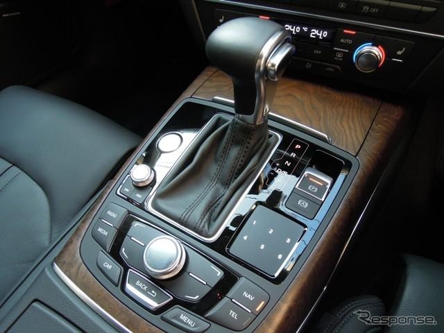 タッチパネルを多用。