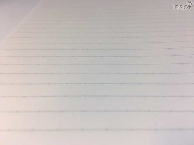 ドット入り罫線は、普通の横罫の上にドットを並べただけのシンプルな罫線。