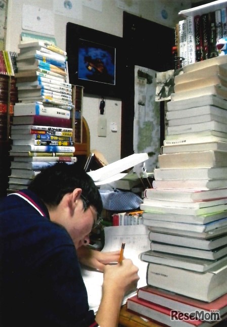 執筆中のようす