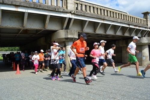 ランニングで子どもたちを支援する「NICCOチャリティ・ラン鴨川」10月開催