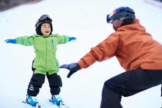 星野リゾート、楽しく上達できるスキーレッスン「雪ッズ70」導入