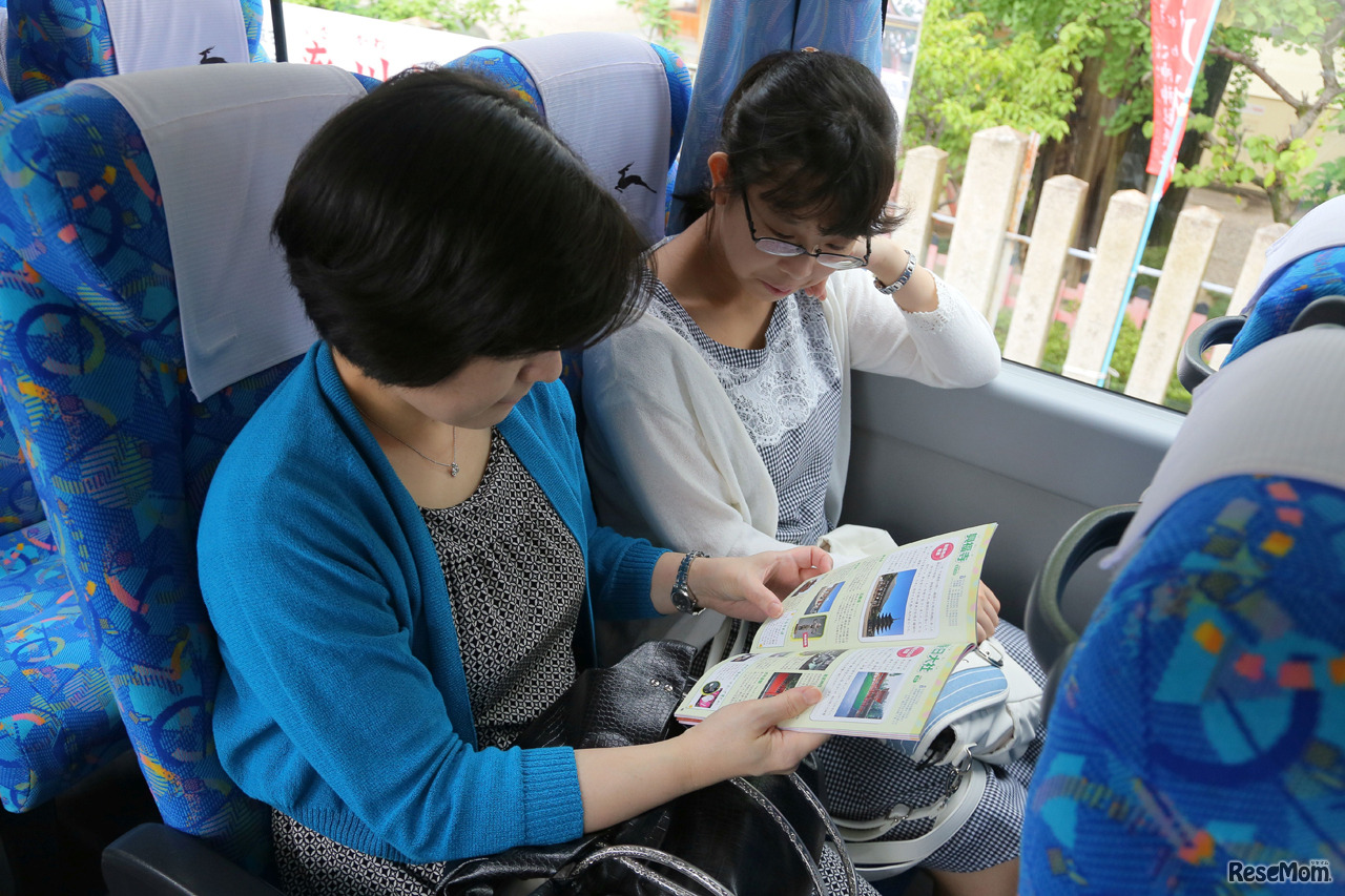 2日目がスタート。訪れるお寺を資料で予習