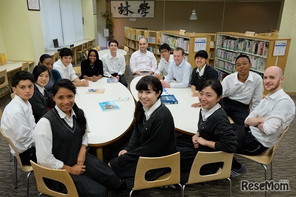 郁文館の多国籍な教員陣