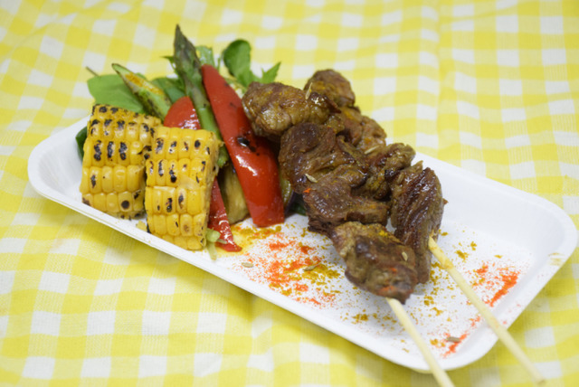 ムシカキ 夏野菜添え（税込800円）