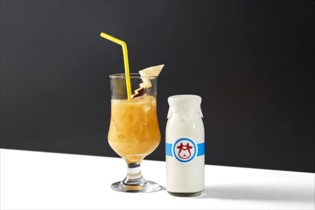 モーモーミルクとフレッシュフルーツのミックスオレ（1人前/税込962円）