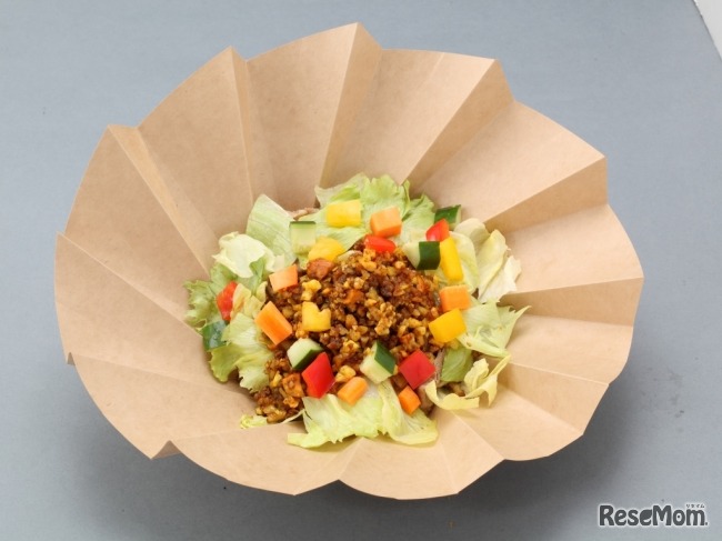 「夏だ!!トコナッツ牛丼」オープンキャンパスでは開放パッケージ包材で提供