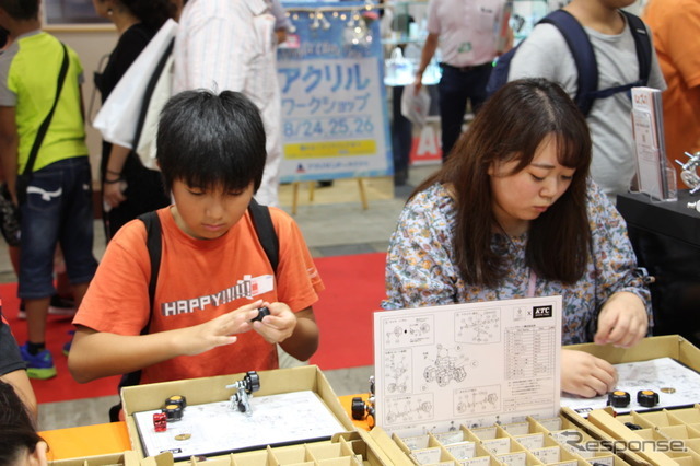 子どもも大人も夢中の様子