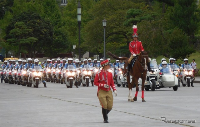 皇居外苑で行われた秋の交通安全運動出発式（20日・千代田区）