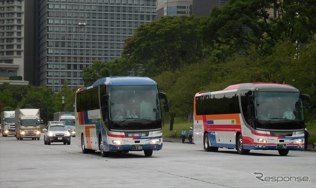 皇居外苑で行われた秋の交通安全運動出発式（20日・千代田区）