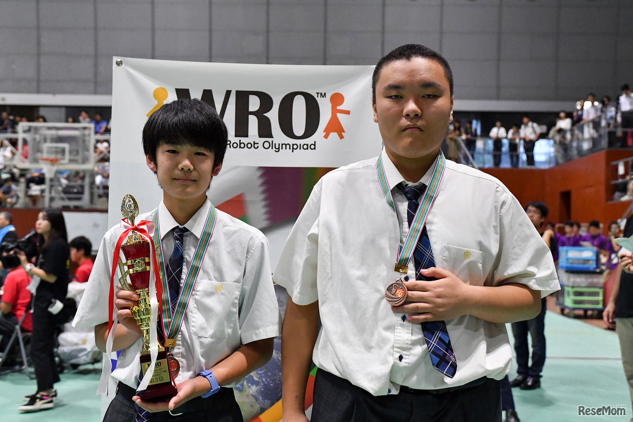 Team Happy Futures＜レギュラーカテゴリーミドル競技高校生部門第3位＞　画像提供：WRO Japan実行委員会