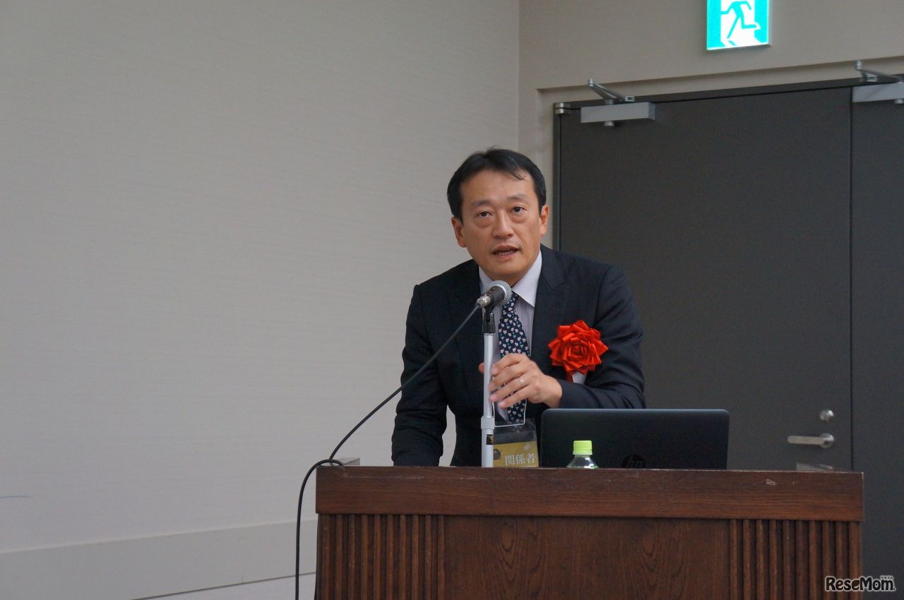 文部科学省 生涯学習政策局の安彦広斉（あびここうせい）氏　2017年10月「eラーニングアワード2017フォーラム」に登壇した