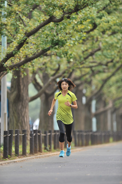 稲毛海浜公園を走る「谷川真理クリスマスマラソン大会」開催