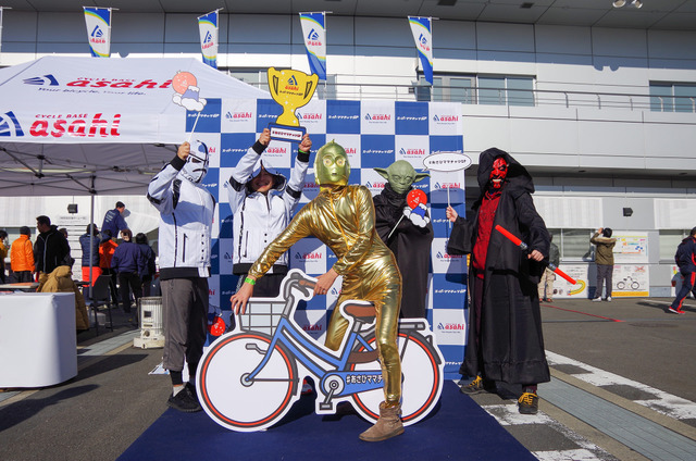 「スーパーママチャリGP」にオンラインサイクリング体験ブース登場