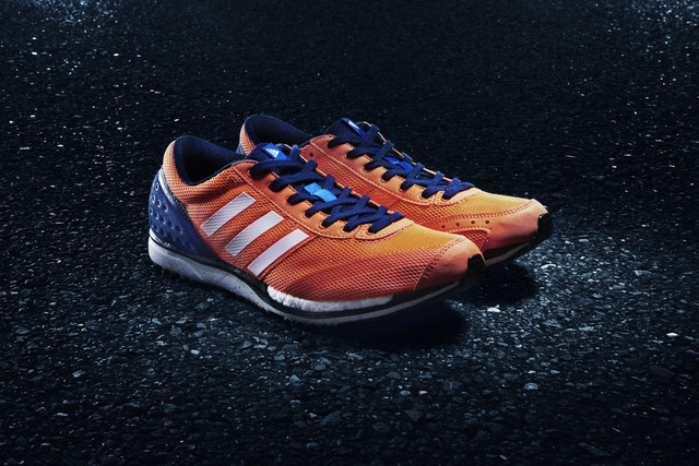 アディダス、青山学院陸上競技部着用モデル「アディゼロ タクミ」発売