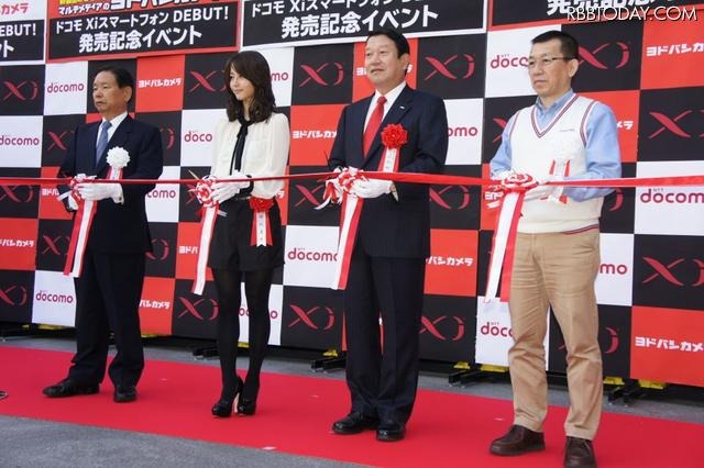 テープカット風景