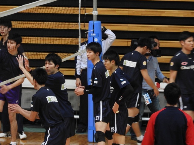 中央大試合前のアップ