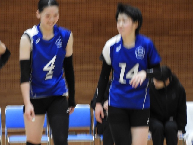 中京大・薮田美穂子さん（４年・誠英）と11番セッター中條美月さん（3年・古川学園）