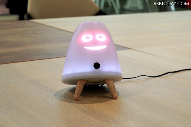 留守番中の子どもと外出先の家族をむすぶコミュニケーションデバイス「petoco」