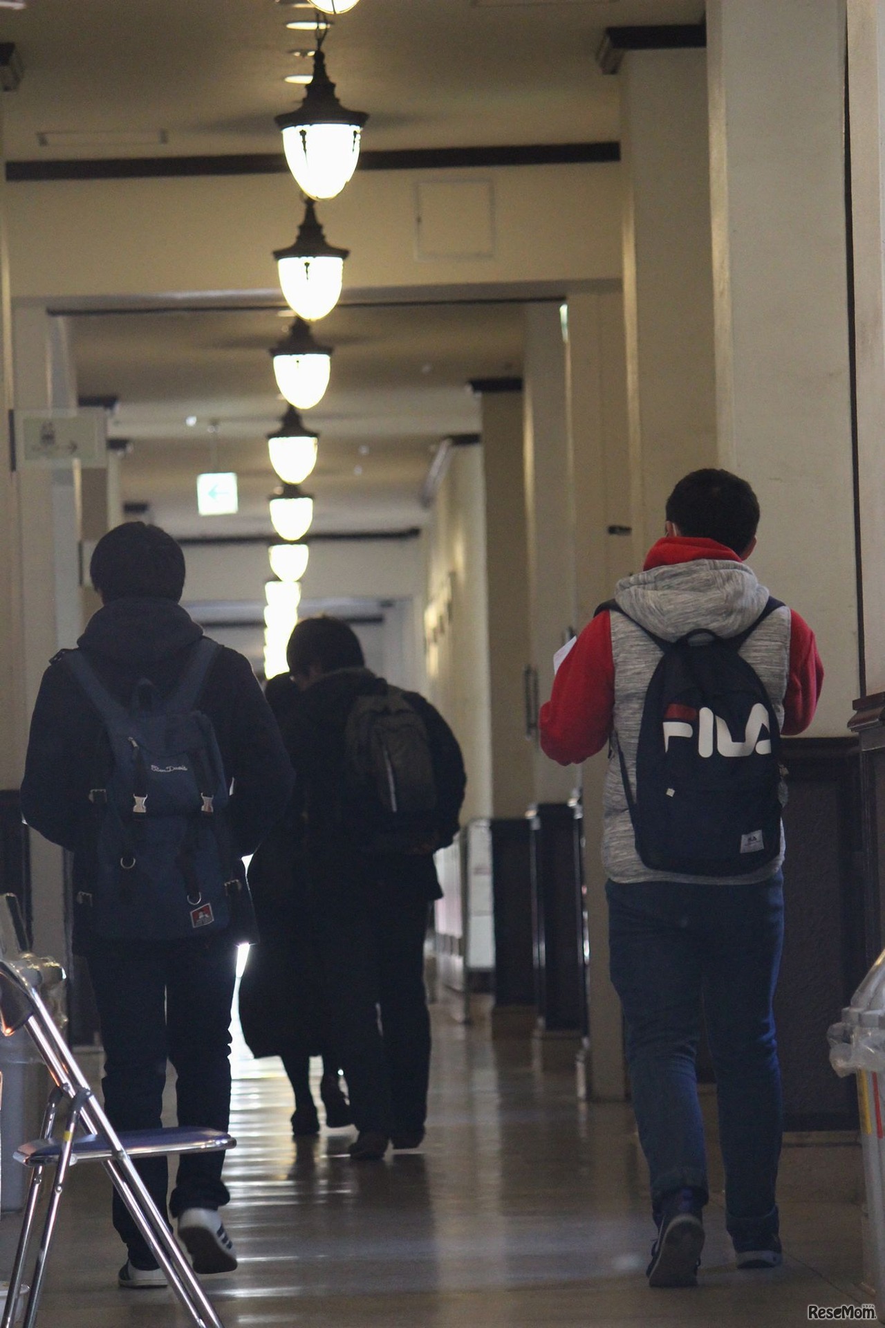 一橋大学国立キャンパス・西キャンパス内の本館試験場のようす